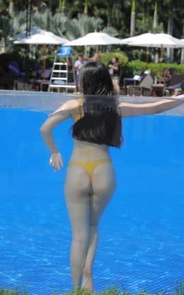 精选街拍作品 NO.0210 三亚旅拍 可可黄泳装 part2_丽丝库