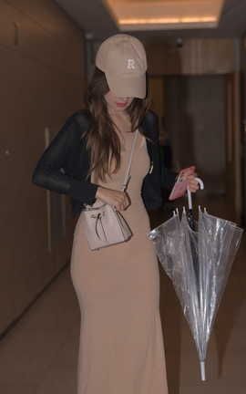 精选街拍作品 NO.1255 一始街拍作品 紧身长裙美女 part1_丽丝库