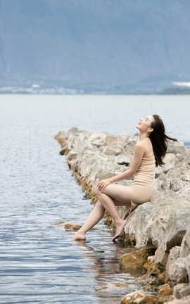 精选街拍作品 NO.0344 范家辉大理旅拍 第一篇 淡黄色长裙美女 part5_丽丝库