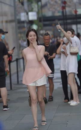 精选街拍作品 NO.1448 爱笑的美女_丽丝库