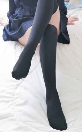 半筒袜的绝对领域