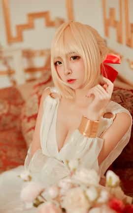 兔玩网二次元福利-狂三和贞德