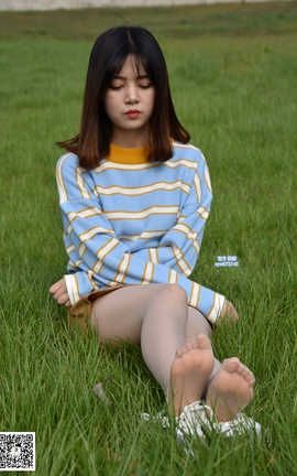 大生模拍 No.013 欣欣 青青芳草地 悠悠丝袜情_丽丝库