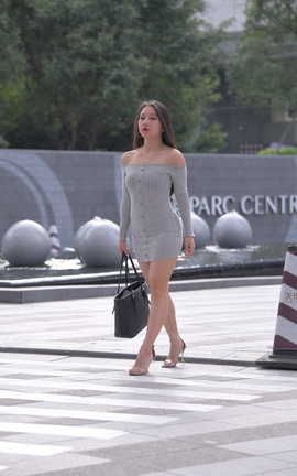 精选街拍作品 NO.0079 丰满美女小萌高清原图 part1_丽丝库