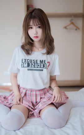 粉色JK少女惹人怜