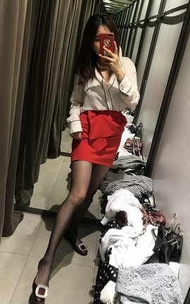 民宿老板娘-2018.4 全身照_丽丝库