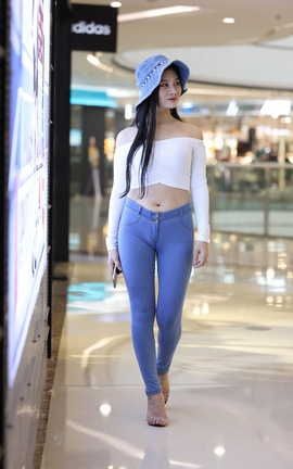 精选街拍作品 NO.0265 范家辉模拍 丰腴的蜜桃紧牛 part4_丽丝库