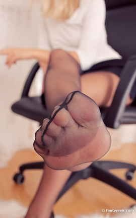 Feetweek 国外黑丝美足2010刊 0806