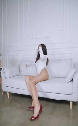 妖精社视频 H2032《思文-白色针织高叉》[1080X1920][2分37秒]_丽丝库