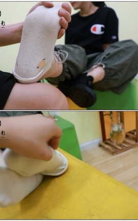 誉铭传媒 袜足摄影  一名-tk军训后的学妹[720X404][30分9秒]_丽丝库