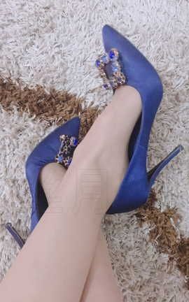 丝月神-2018.01.19绸面方扣高跟肉_丽丝库