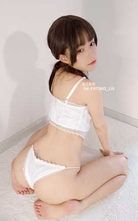 发条少女(迷之呆梨)-黑丝&吃桃子的日子_丽丝库