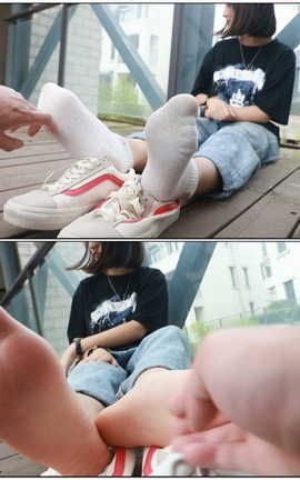 誉铭传媒 袜足摄影  2019-第03期挠脚视频作品[1920X1080][27分47秒]_丽丝库