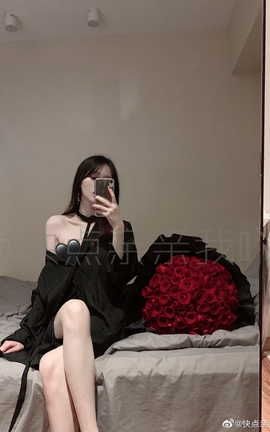 快点亲亲我吖(魔法秋秋)-推特散图_丽丝库