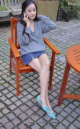 异思趣向IESS美足写真 丝足便当173 《蓝色小平跟》双十一特辑 诗琪