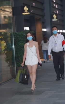 精选街拍作品 NO.1218 天仙白月光成都街拍_丽丝库