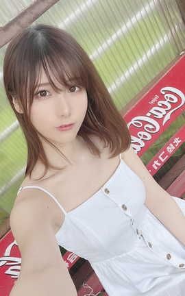 Fantia けん研-田舎のバス停田舎×白ワンピ_丽丝库