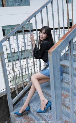 异思趣向IESS  2022.12.18 丝享家 1302 团团《迷人的蓝色》_丽丝库