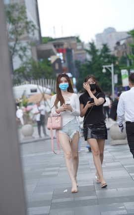 精选街拍作品 NO.1217 浅蓝色牛仔短裤街拍 part1_丽丝库