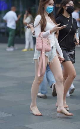 精选街拍作品 NO.1425 破洞短裤牛仔 part2_丽丝库