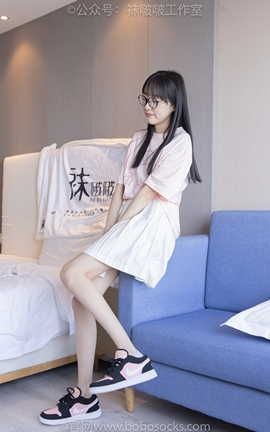 袜啵啵BoBoSocks NO.091 稚予-板鞋淡粉色船袜黑色船袜裸足_丽丝库