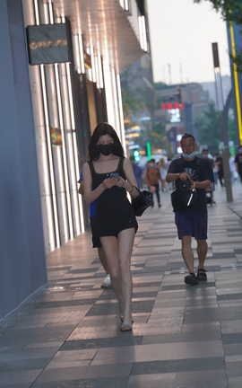 精选街拍作品 NO.1601 热裤美腿_丽丝库