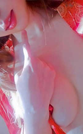 软软趴在床单上(铃木美咲)-春节快到啦，血滴子