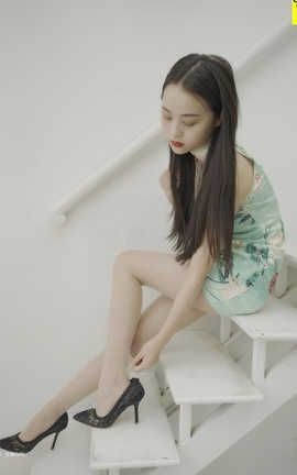 丝慕GIRL NO.037 凉晨《新模特凉晨旗袍变装》