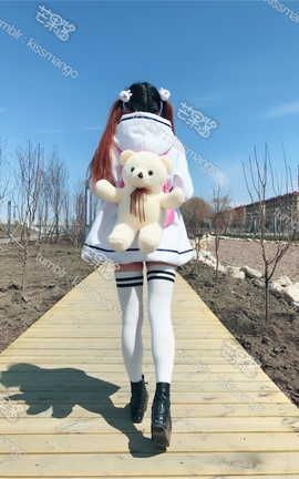 芒果酱经典露出-废弃铁轨&公园活动_丽丝库