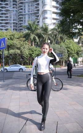 精选街拍作品 NO.0199 紧身皮裤 part1_丽丝库