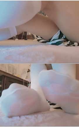 地瓜美足摄影-草地2_丽丝库