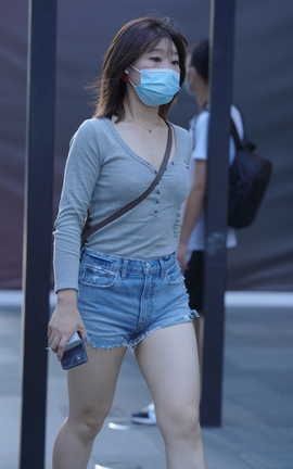 精选街拍作品 NO.1139 紧牛长腿_丽丝库