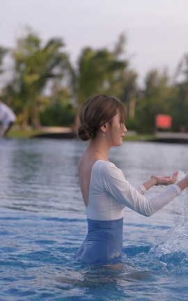 精选街拍作品 NO.0395 视觉冲击旅拍摄影作品 蓝色泳装女孩 part4_丽丝库