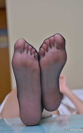 ecolog美足极品-细长脚板下的黑丝诱惑_丽丝库