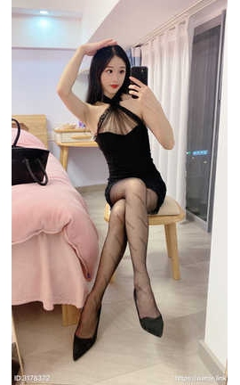 小萌子 – 字母黑丝_丽丝库