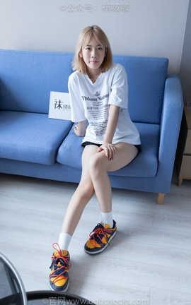 袜啵啵BoBoSocks NO.009 果冻-耐克板鞋白棉袜裸足_丽丝库