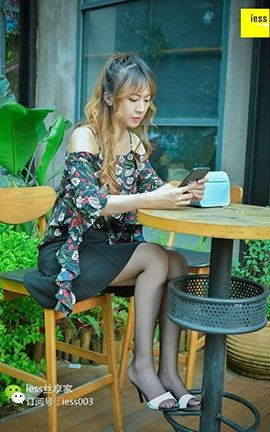 异思趣向IESS美足写真 丝享家096 紫紫《新晋175高挑黑丝女神》