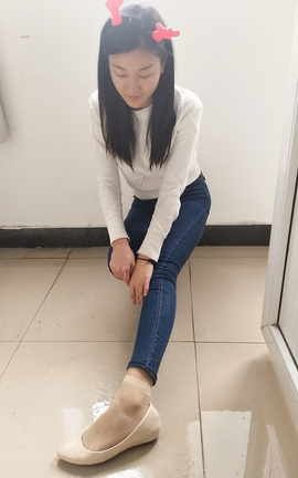 蕾蕾短丝套图-李欣欣_丽丝库