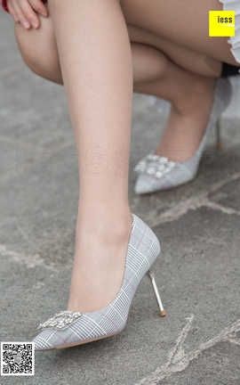 异思趣向IESS 丝享家  2018.12.02  No.372：姗姗 – 街拍姗姗和小助理_丽丝库