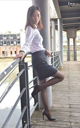 异思趣向IESS美足写真 丝足便当151 《小六户外黑丝秀》小六