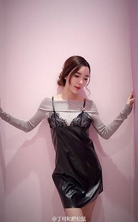 丁可和肥松鼠 黑丝辣妈纹身美腿-2