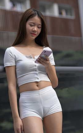 爱露出全站付费资源-转载区  最爱露臀热裤三_丽丝库