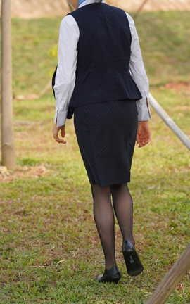 精选街拍作品 NO.1197 公园黑丝 part2_丽丝库