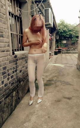 爱露出全站付费资源-丝情袜意制服  娇妻在农家小院之露_丽丝库