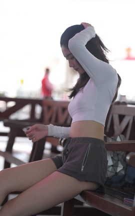 精选街拍作品 NO.0405 红石街拍作品 灰色热裤长腿美女 part5_丽丝库