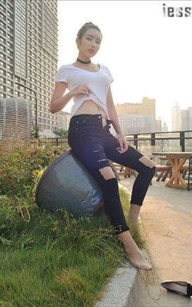 异思趣向IESS美足写真 丝足诱惑 女主播SASA 超薄肉丝