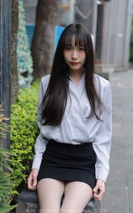 异思趣向IESS  2023.03.02 丝享家1378：团团《楼梯上的美人》_丽丝库