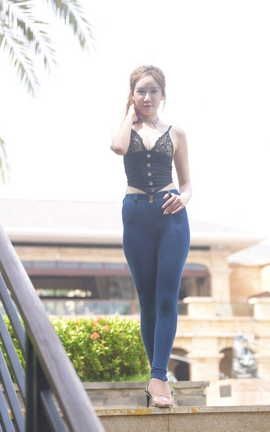 精选街拍作品 NO.0402 红石旅拍摄影作品 紧身蜜桃裤2 part3_丽丝库