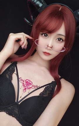 曉美嫣 圣诞自拍合辑 护士人妻 雪夜魅魔 紫色迷情_丽丝库