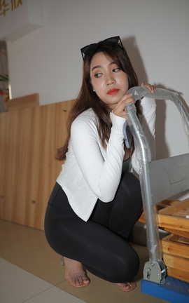 精选街拍作品 NO.1173 黑色瑜伽裤女孩 part2_丽丝库